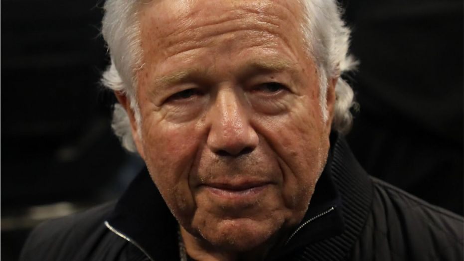 1New England Patriots owner Robert Kraft charged with soliciting sex at Florida spa