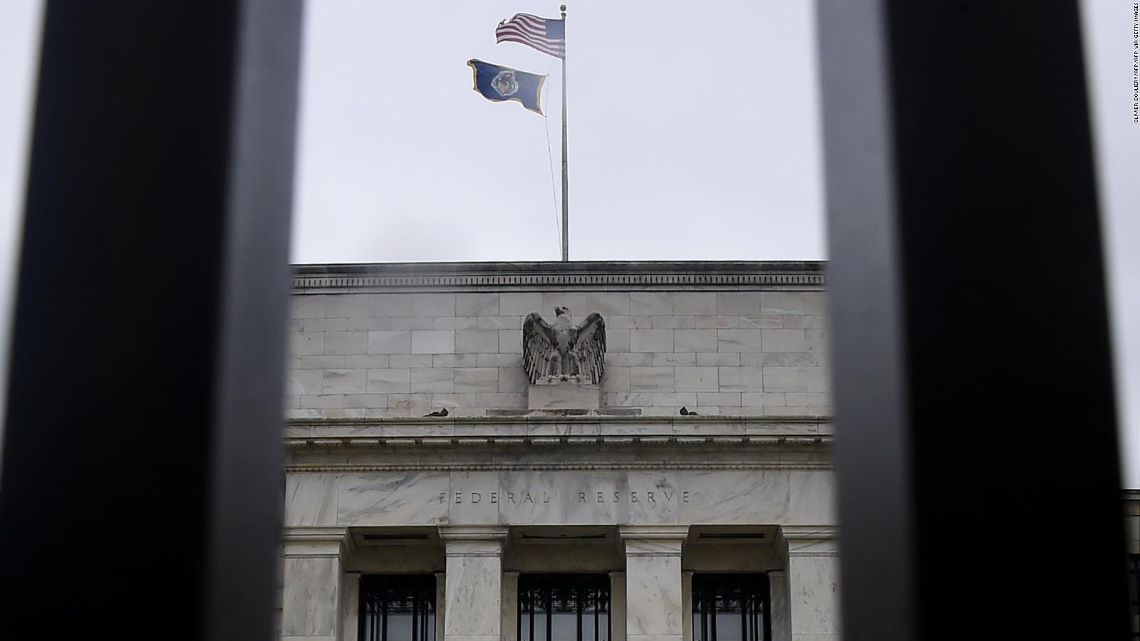 La Reserva Federal de EE.UU. aumenta las tasas de interés medio punto, reconociendo que la inflación se desacelera