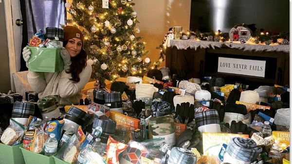 Smithfield bartender donates 40 baskets, 300+ sandwiches to homeless