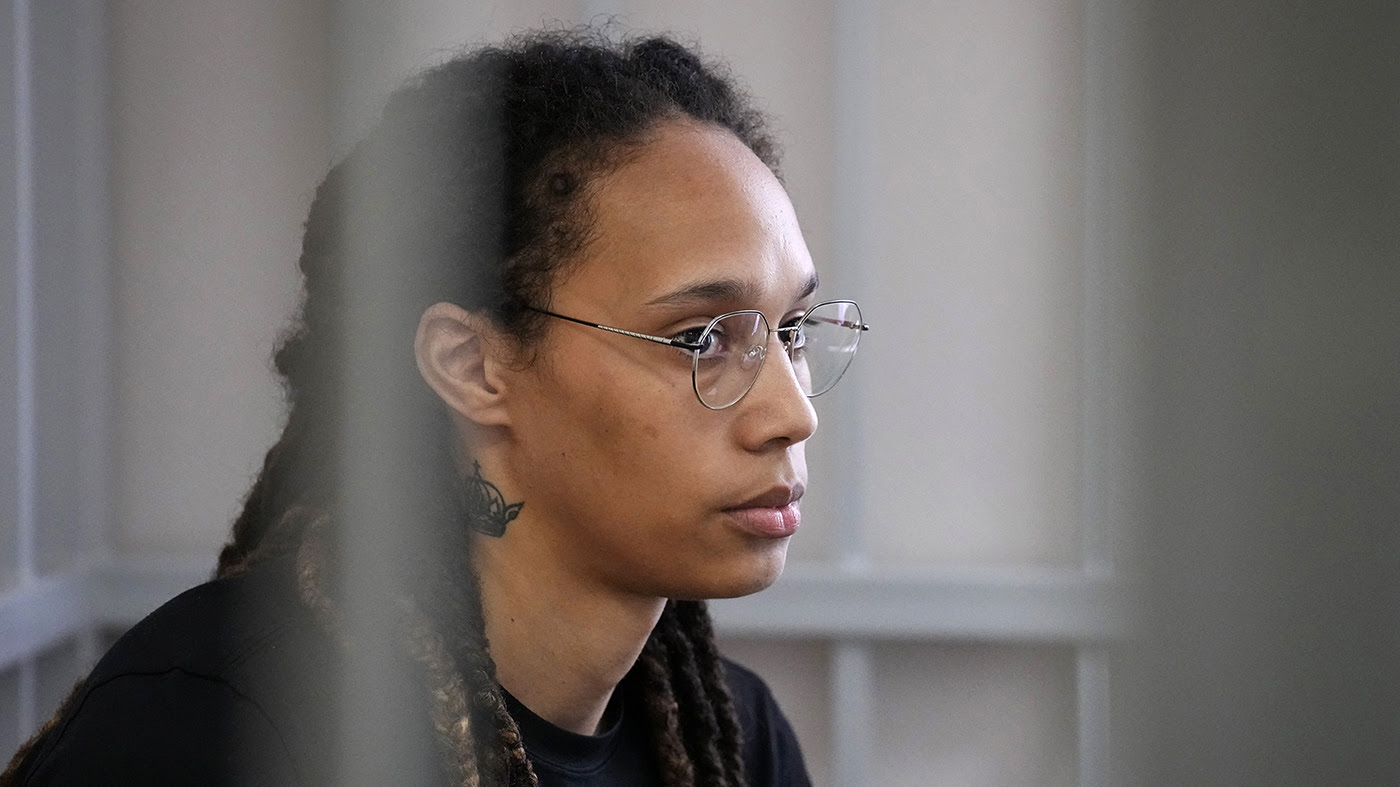 WNBA star freed in US-Russia prisoner swap