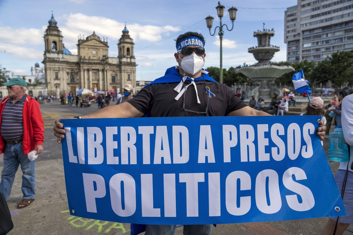 El régimen de Daniel Ortega libera a más de 200 presos políticos en Nicaragua y los destierra a Estados Unidos