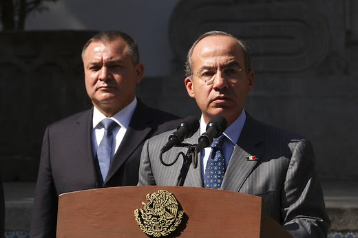Exfiscal afirma que Felipe Calderón ordenó proteger a ‘El Chapo’ Guzmán, el expresidente lo niega
