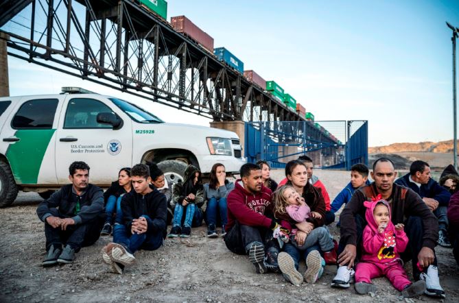 lluvia de críticas a la nueva política migratoria de asilo de Biden en la frontera
