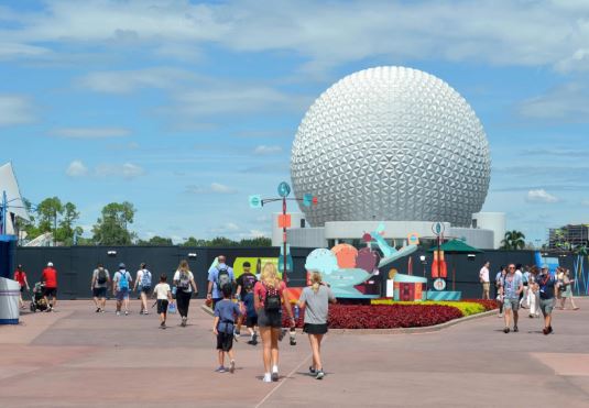 Hola News Ofrecen a Disney reubicar sus parques en Texas ante disputa con Florida