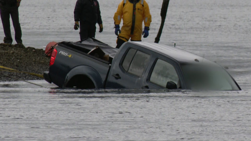Police identify man found inside submerged car in Seekonk River