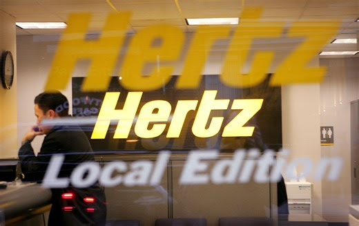 Un puertorriqueño alquiló un carro con Hertz. La dependienta no le creyó que fuera ciudadano de EEUU y lo amenazó con llamar a la Patrulla Fronteriza