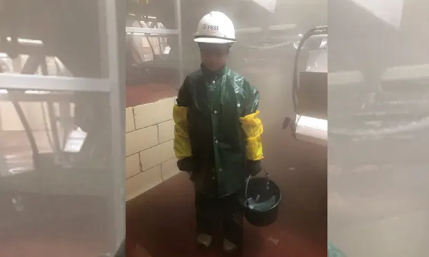 photos show children illegally working in US slaughterhouse