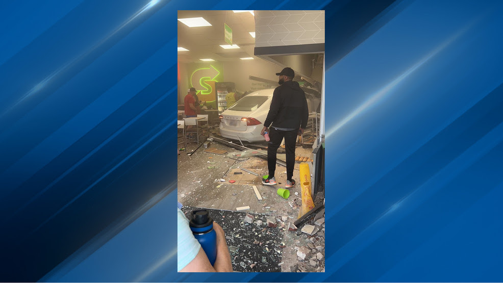 1 dead, 5 injured after car crashes into Subway sandwich shop at Apple Valley Mall