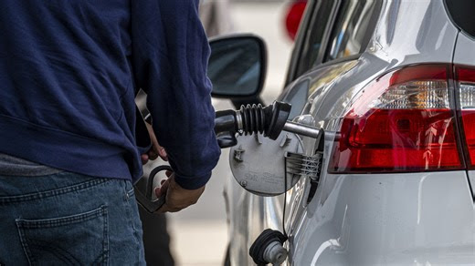Los precios de la gasolina caen durante más de 60 días seguidos en Estados Unidos