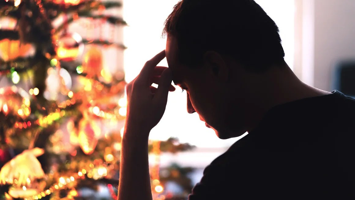 Por qué la soledad, el estrés emocional y la ira son comunes en Navidad