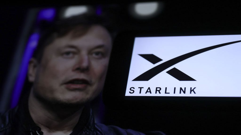 Qué es Starlink, la empresa de internet satelital de Elon Musk que Milei buscaría beneficiar con su megadecreto
