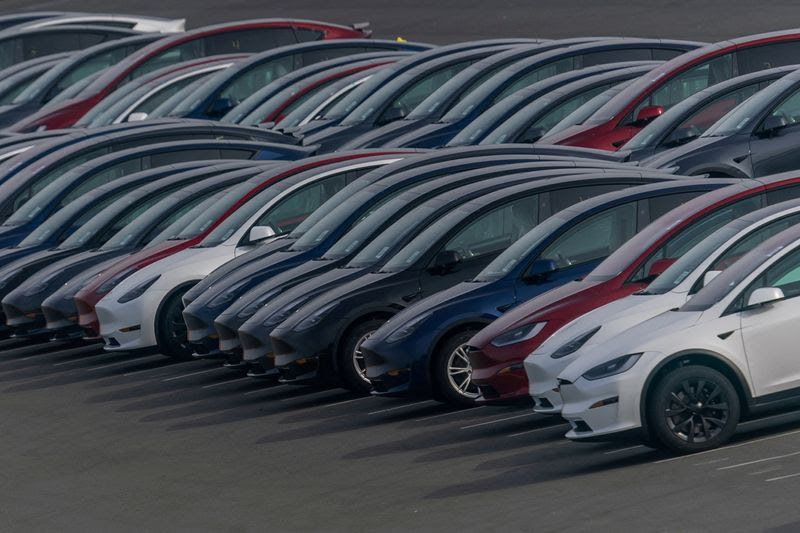Tesla llamará a revisión a más de 120.000 vehículos en EEUU NHTSA