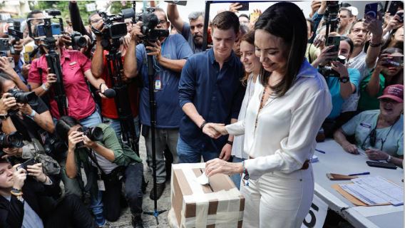 Venezuela abre un camino para permitir eventual candidatura de María Corina Machado